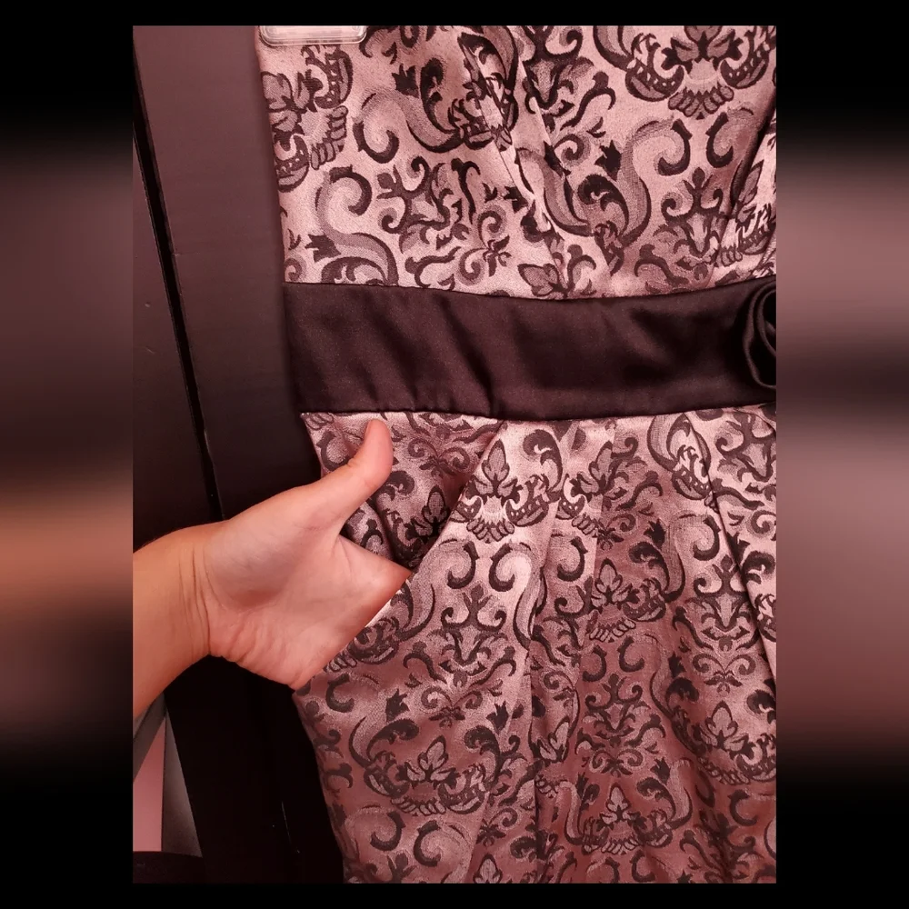 Dress - Picture 3 of 6